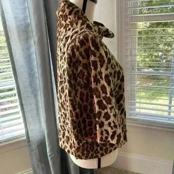 Trina Turk Animal Print Faux Fur Sweater Size Medium - Picture 7 of 10